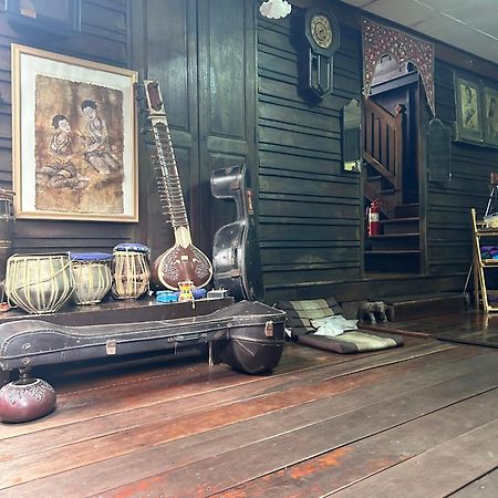 Chest'S Place Bangkok Esterno foto