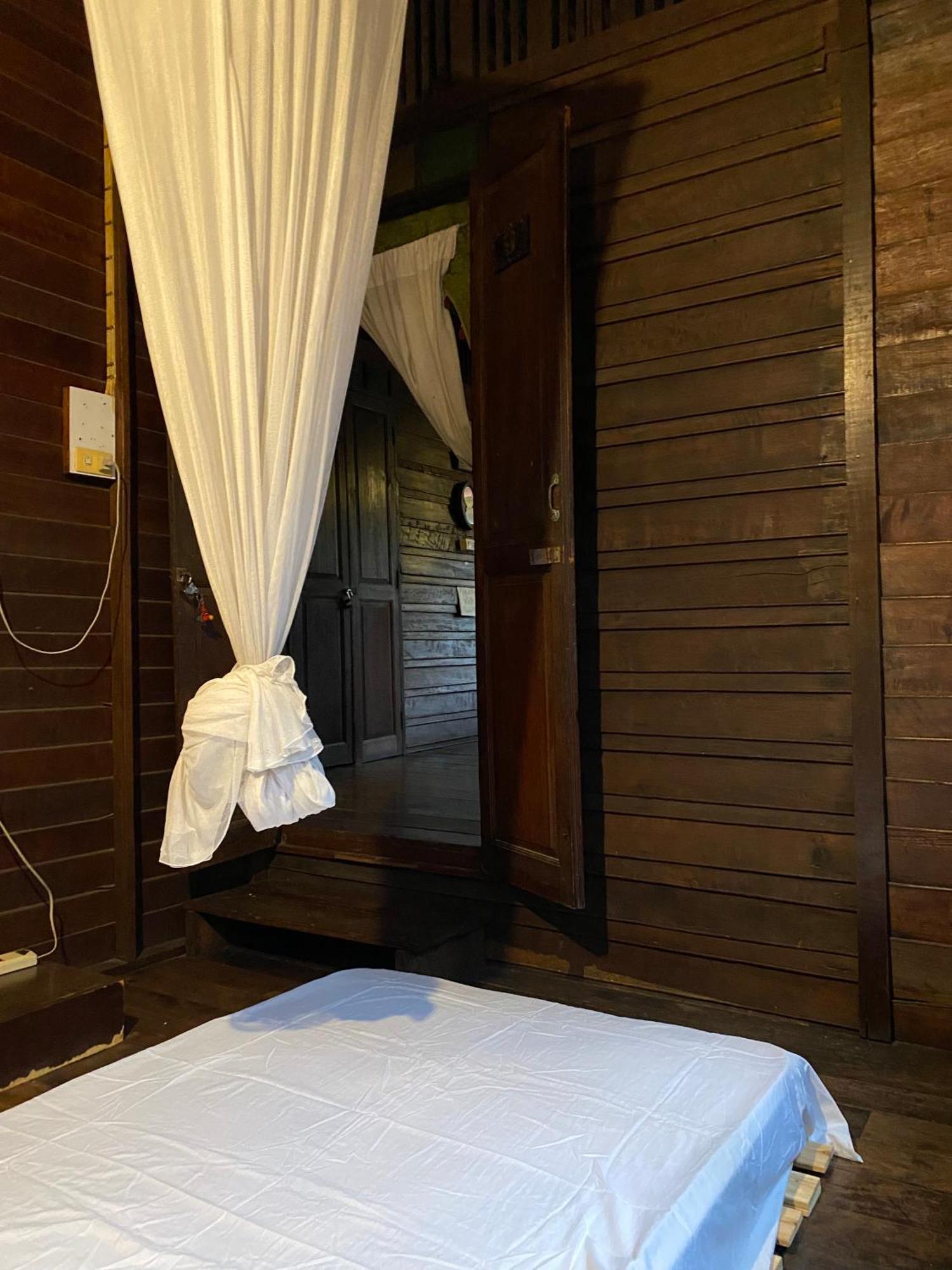 Chest'S Place Bangkok Esterno foto