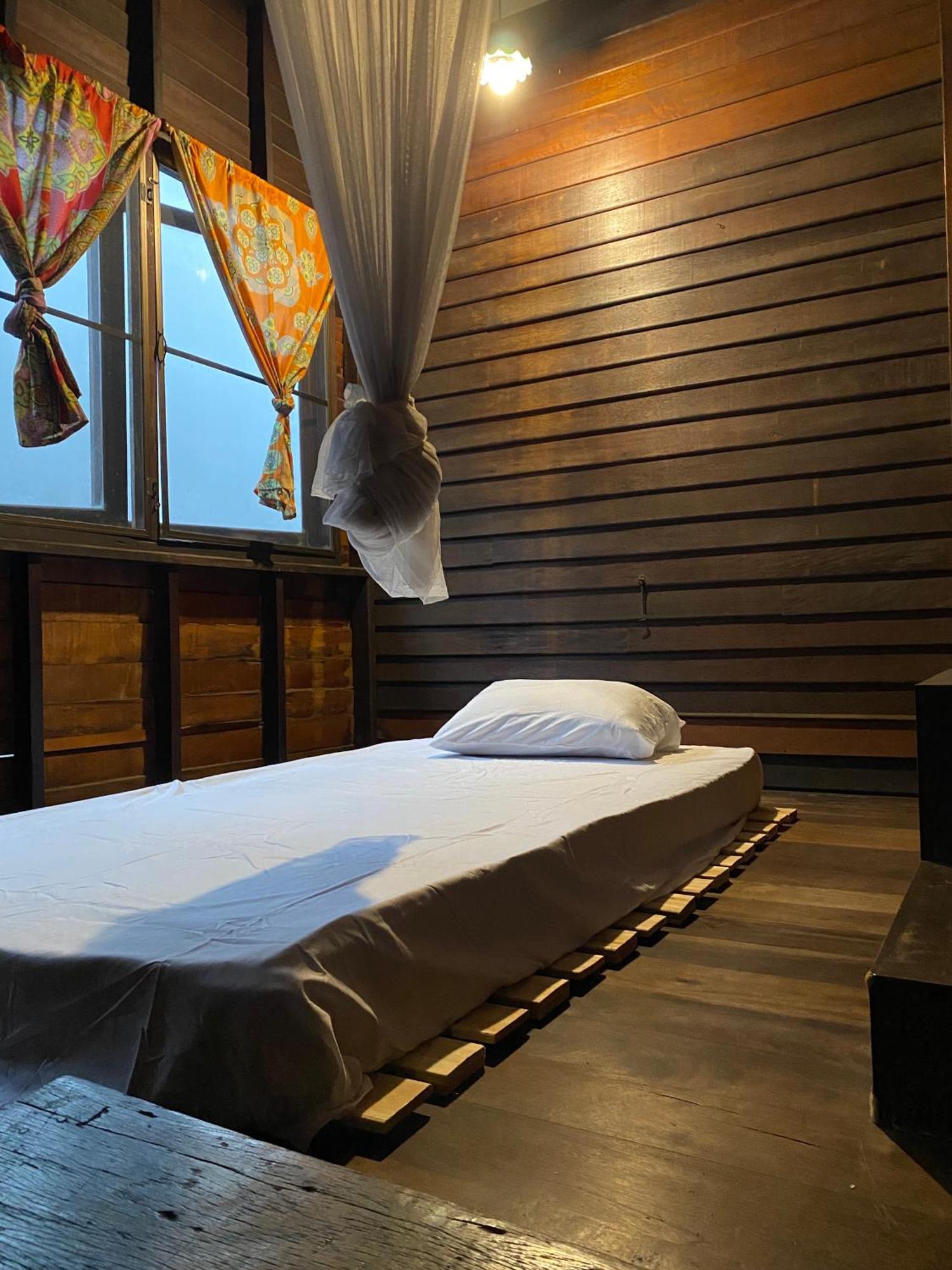 Chest'S Place Bangkok Esterno foto