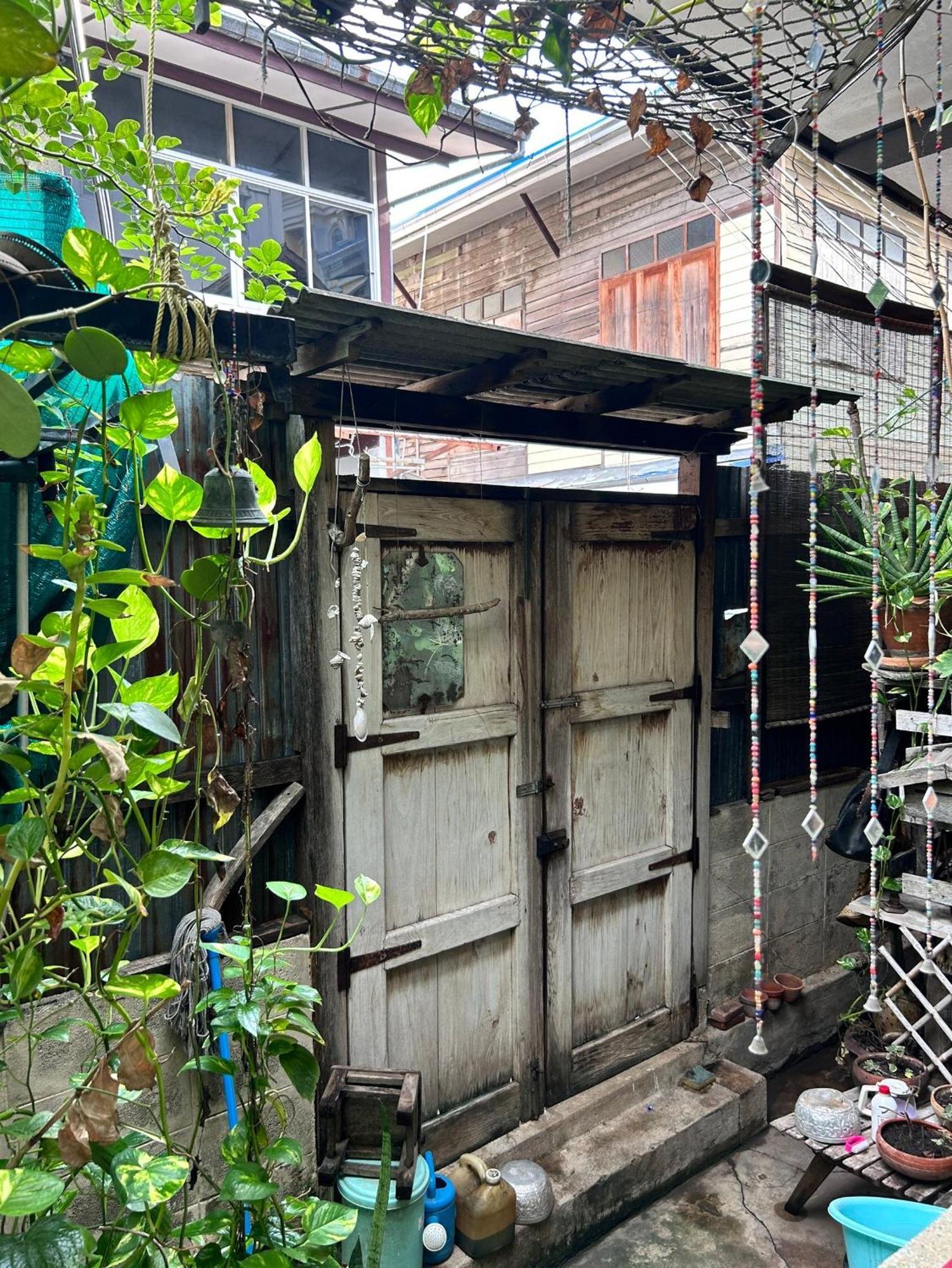 Chest'S Place Bangkok Esterno foto
